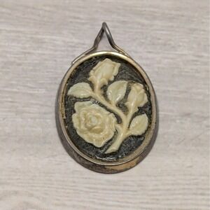 Vintage Floral MCM Cameo Pendant Raised Rose Design Resin Brass Frame 1.5"